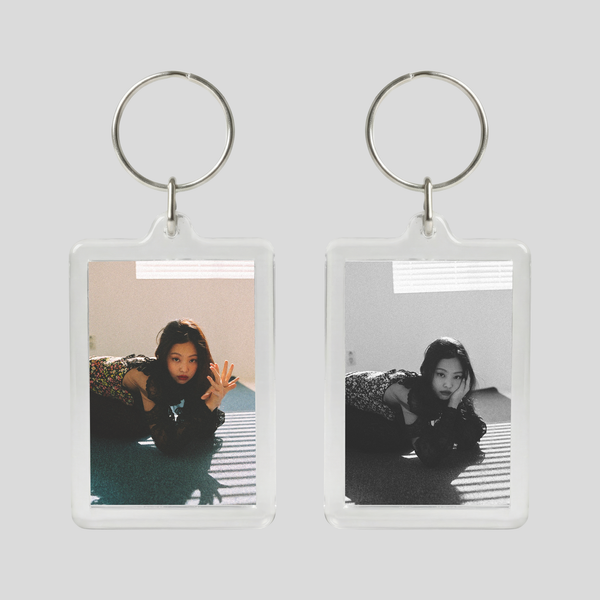 J2NNI5 ジェニ Photo Keychain & Postcard J2NNI5 Photo Keychain 2 – Jennie UK