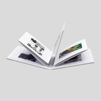 J2NNI5 Mini book Magnet