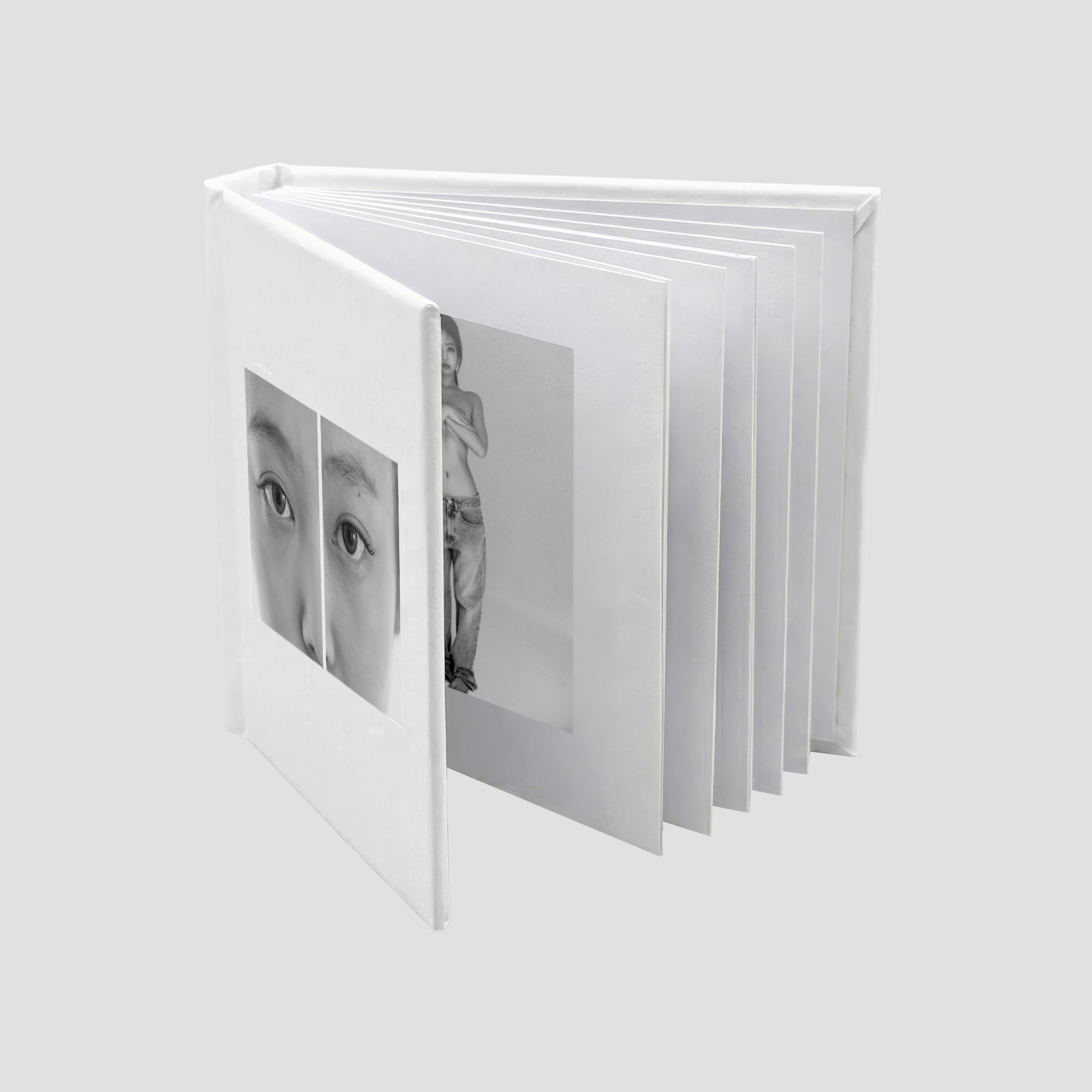 J2NNI5 Mini book Magnet