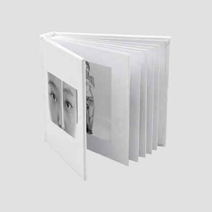 J2NNI5 Mini book Magnet