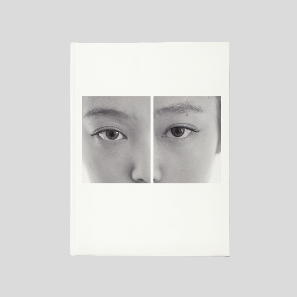 J2NNI5 Photobook