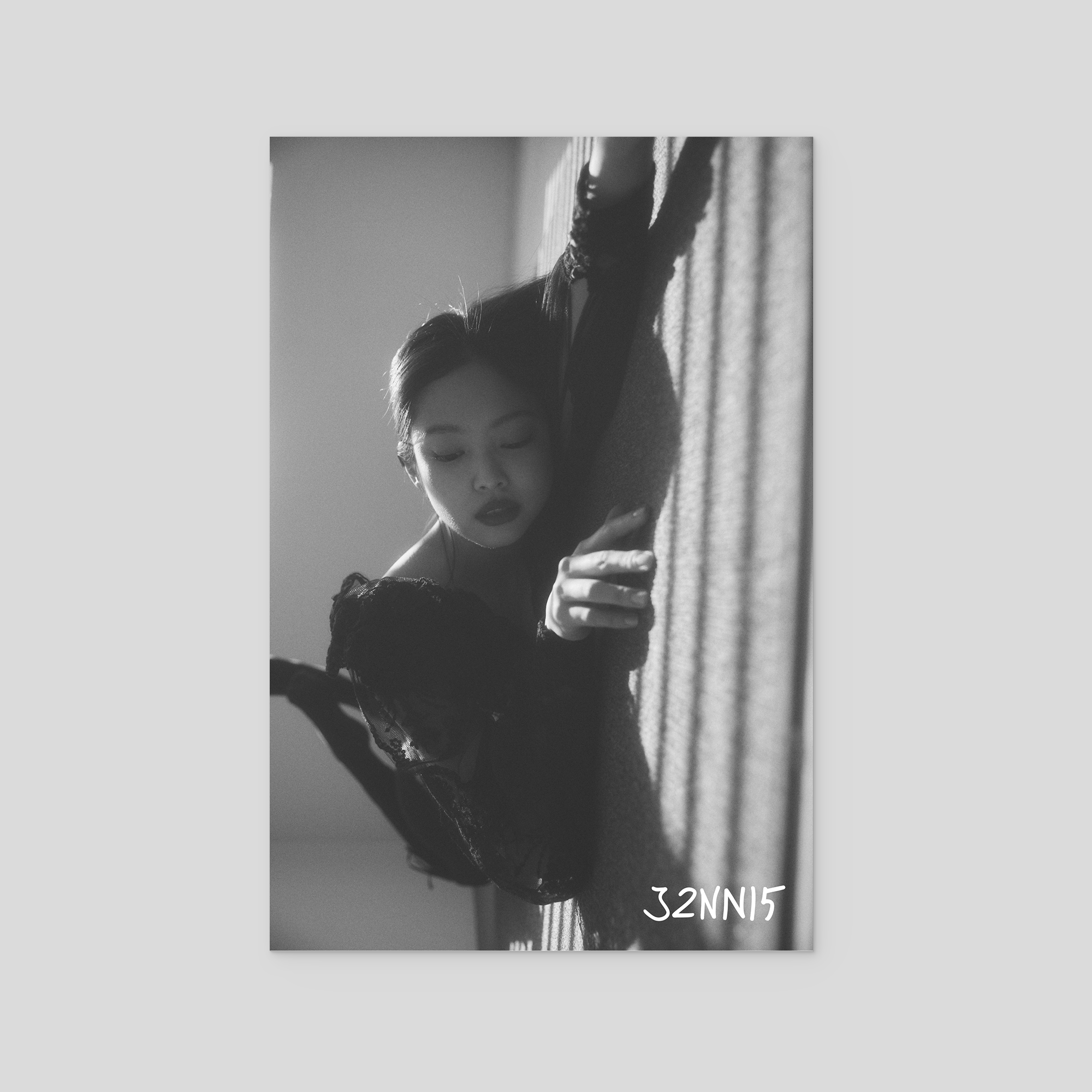 J2NNI5 PostCard 1