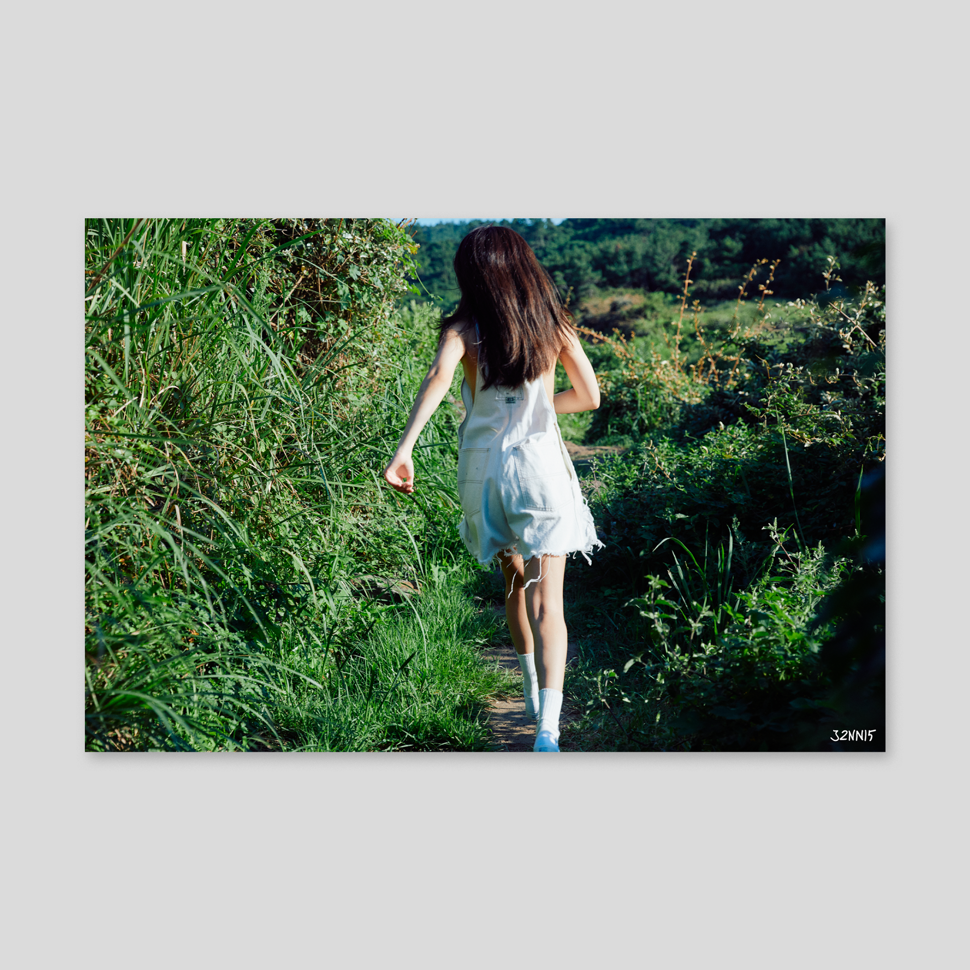 J2NNI5 Art Poster 2 – Jennie UK