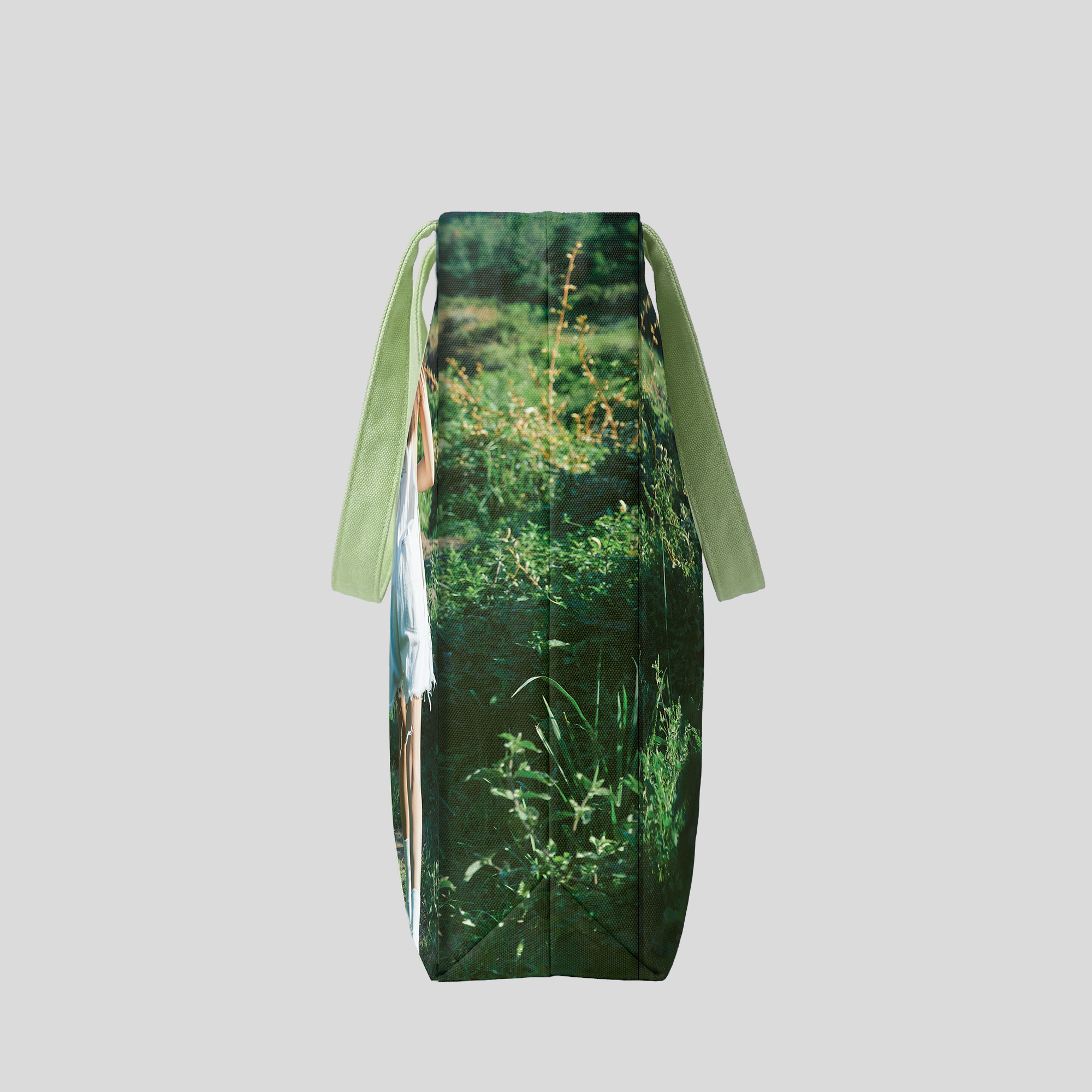 J2NNI5 Green Tote Bag